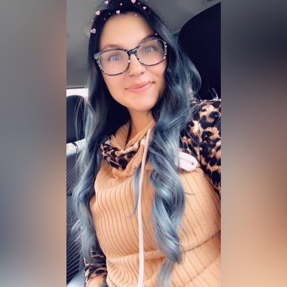 Meet your buyer/seller!💋 - Picture 12 of 17